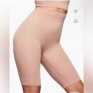 SKIMS everyday sculpt above the knee short in clay